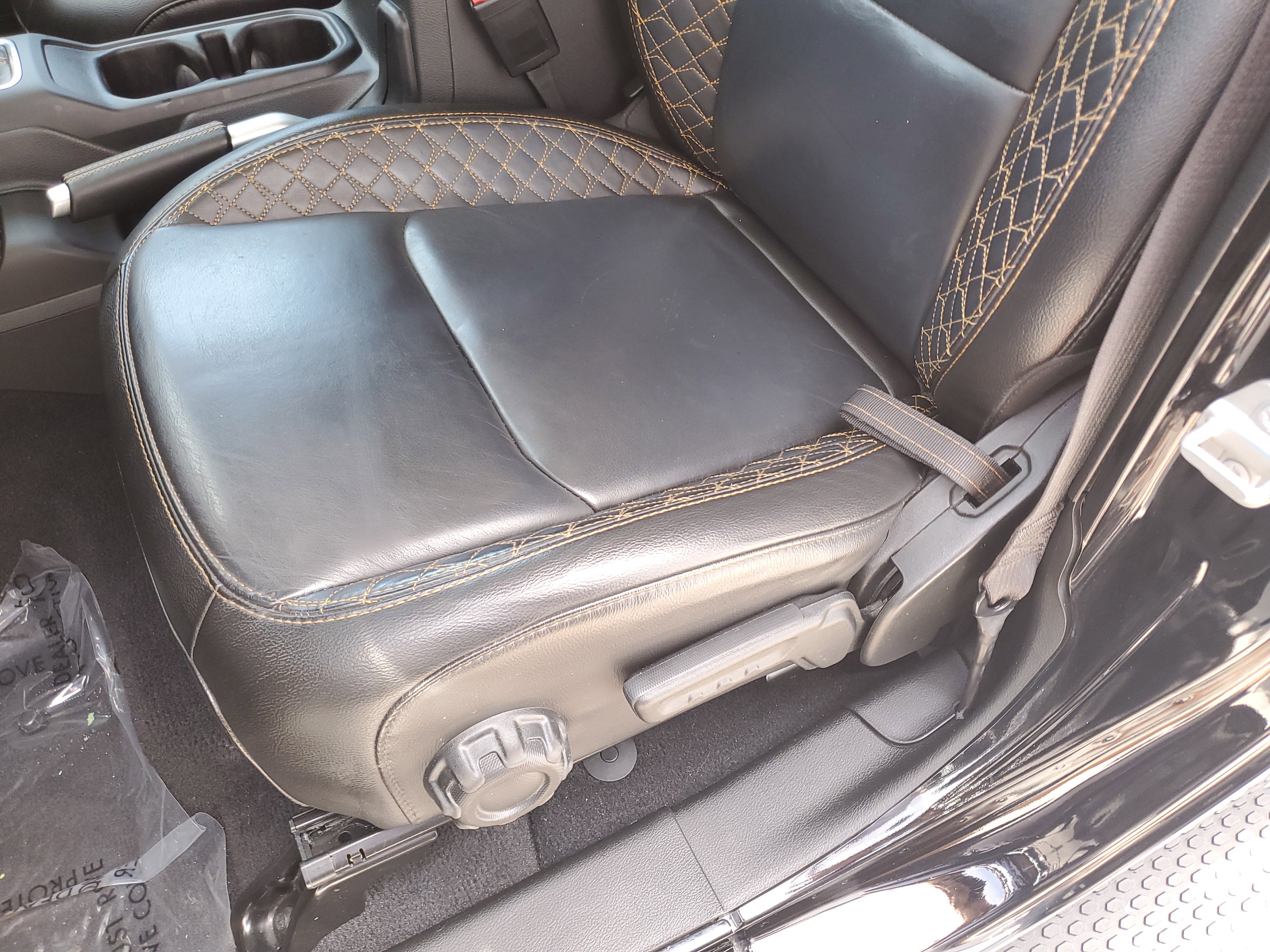 Used 2022 Jeep Wrangler Unlimited Sahara image 20