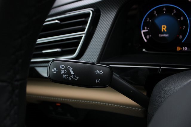 New 2026 Volkswagen Atlas Cross Sport SEL R-Line image 10