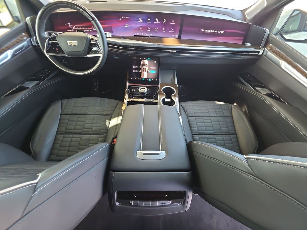 Used 2025 Cadillac Escalade Sport Platinum w/ LPO, ONYX Package AWD/4WD image 21