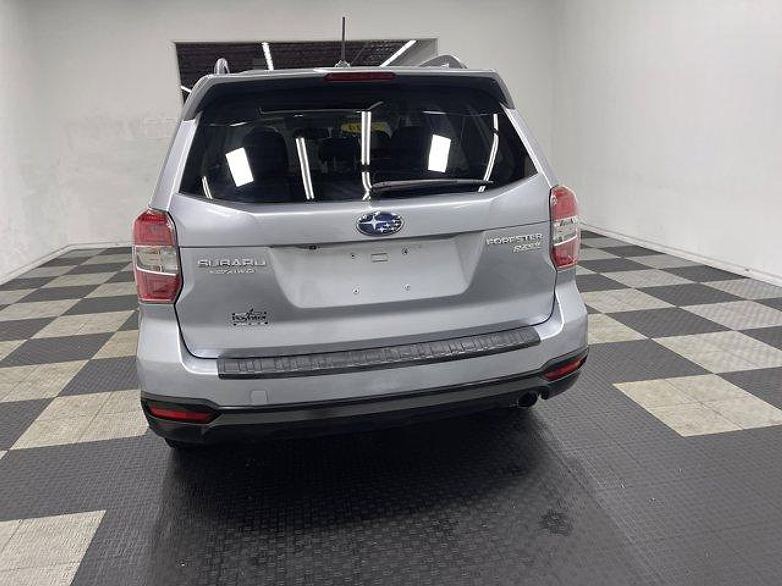 Used 2014 Subaru Forester 2.5i Touring AWD/4WD image 3