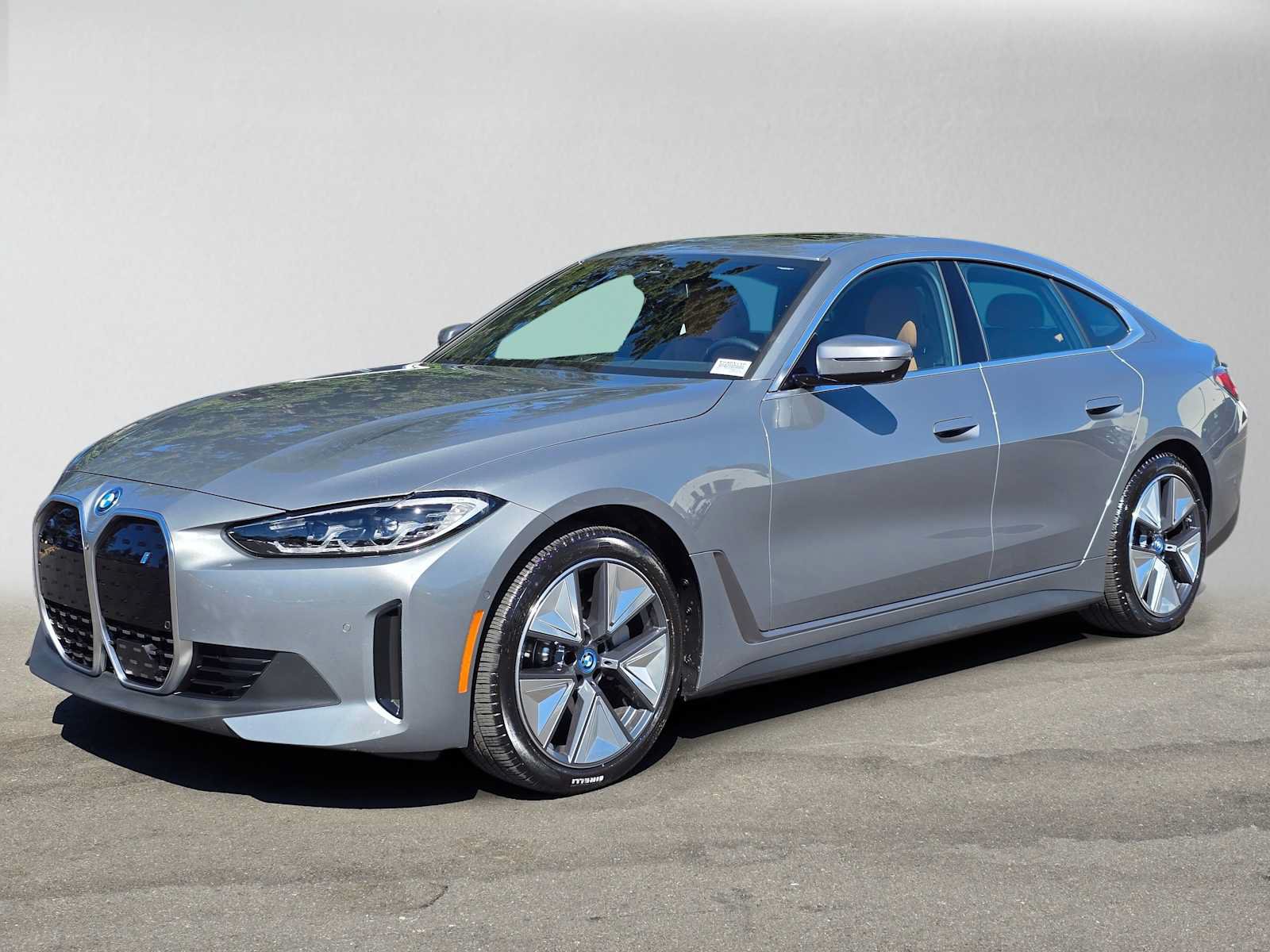 Used 2023 BMW i4 eDrive40 RWD image 7
