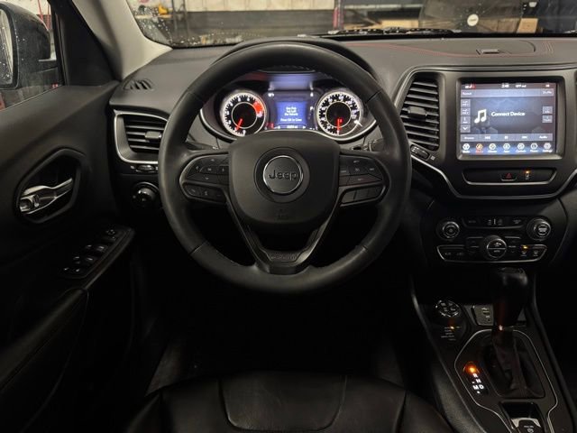 Used 2022 Jeep Cherokee Trailhawk w/ Comfort/Convenience Group image 26