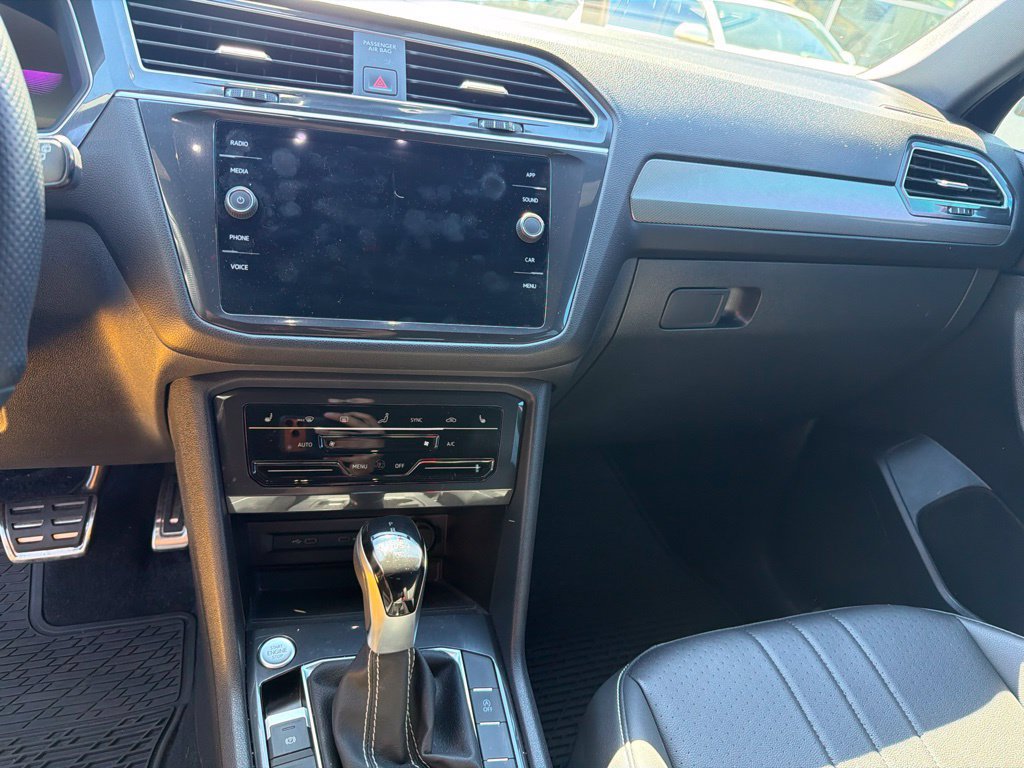 Used 2023 Volkswagen Tiguan SE R-Line FWD image 11