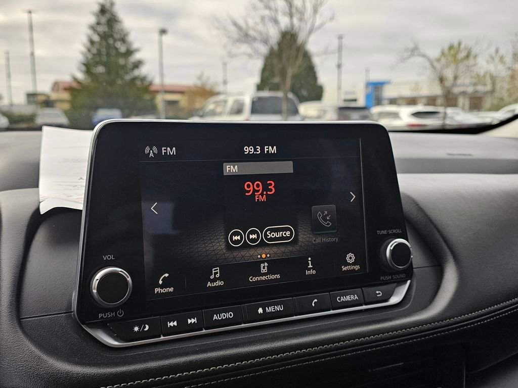 Used 2024 Nissan Rogue S image 22