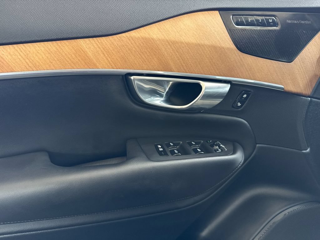 Certified 2023 Volvo XC90 B6 Plus AWD/4WD image 10