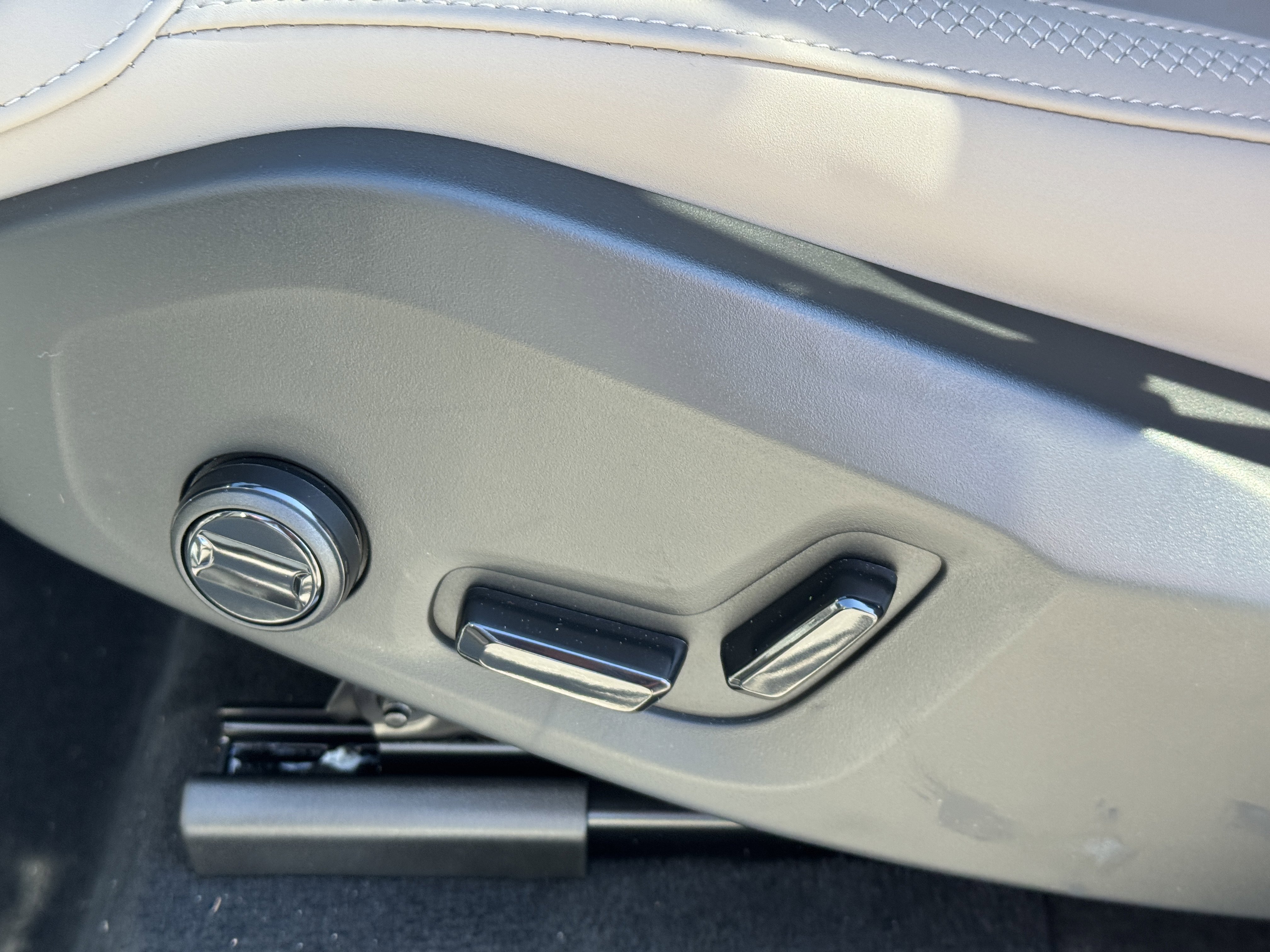 New 2026 Volvo XC90 B6 Plus w/ Protection Package image 20