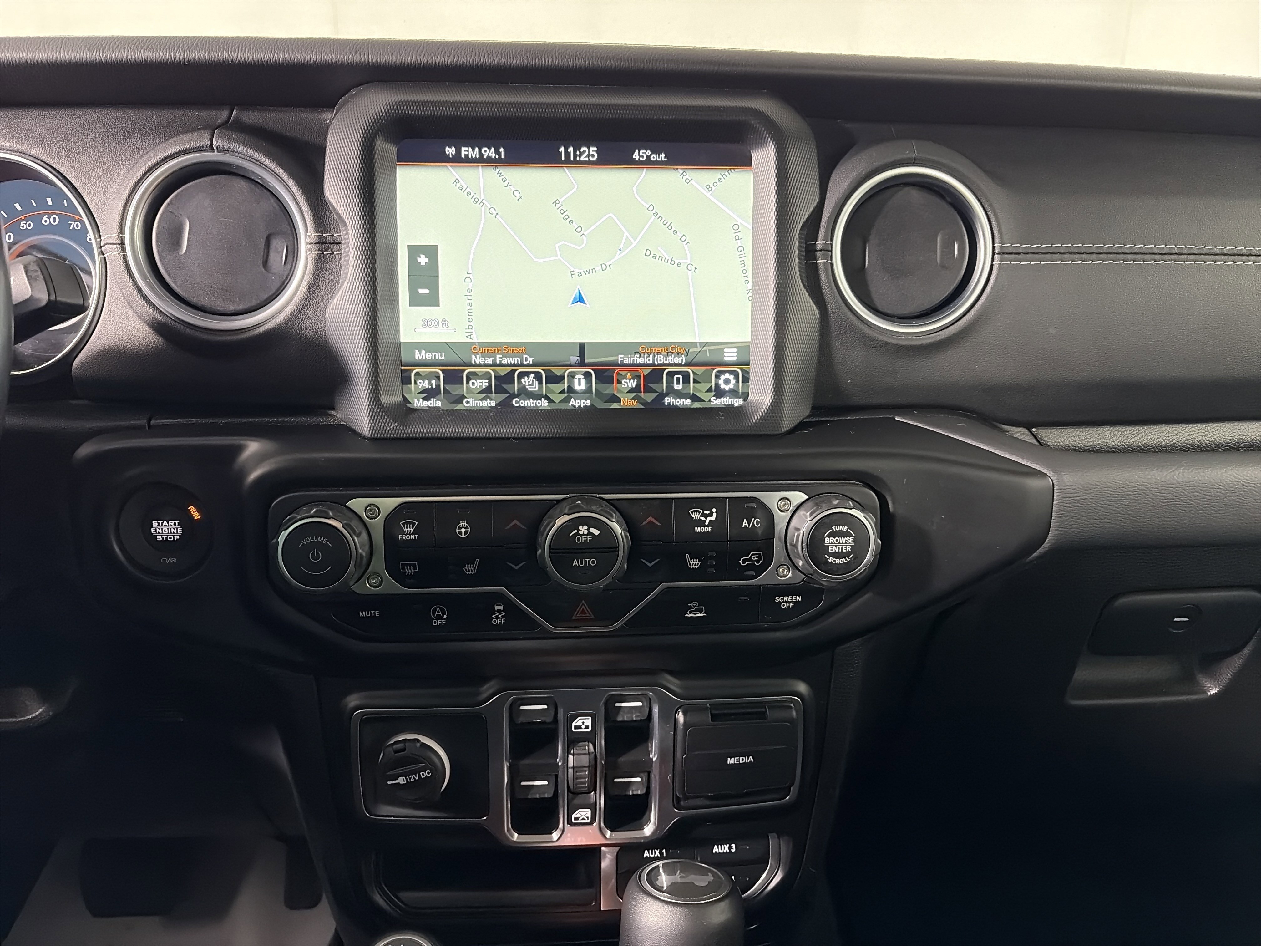 Used 2022 Jeep Wrangler Unlimited Sahara w/ Cold Weather Group image 21