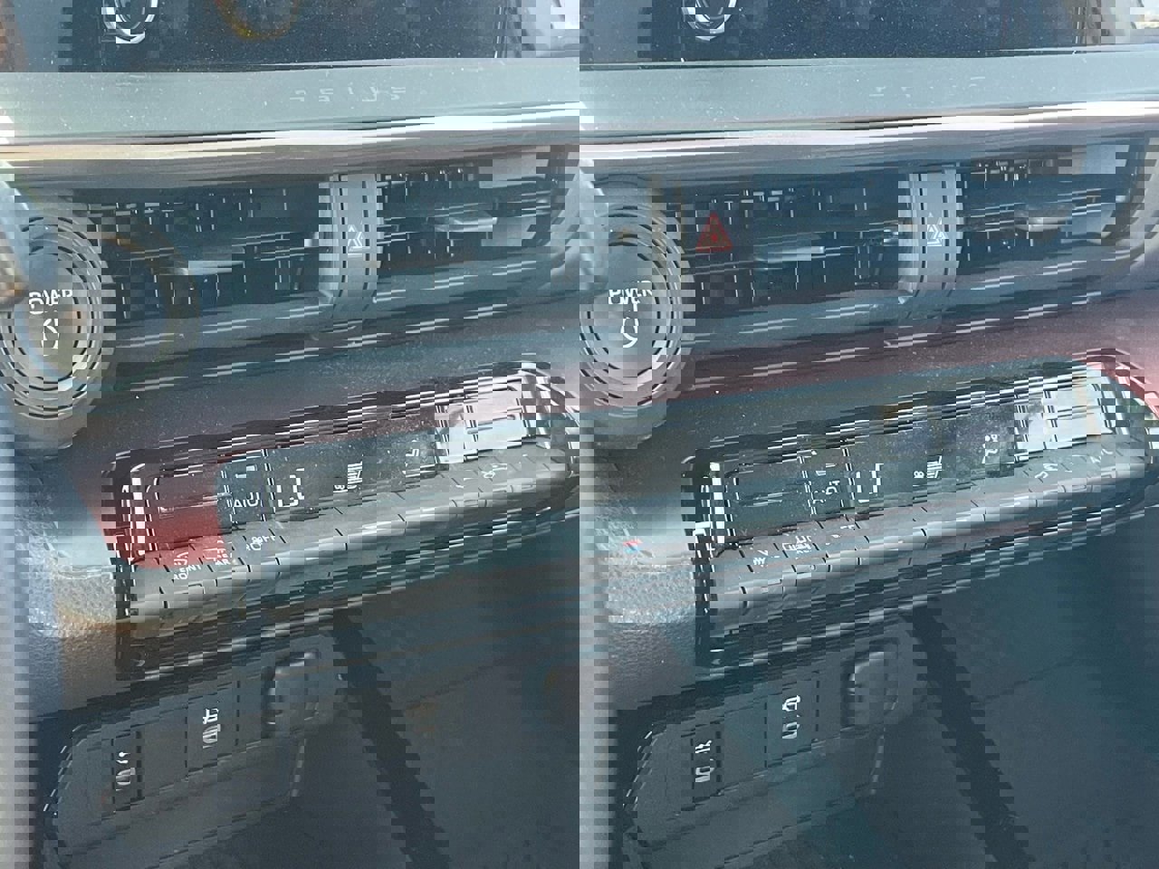 Used 2023 Toyota Prius Prime SE image 6