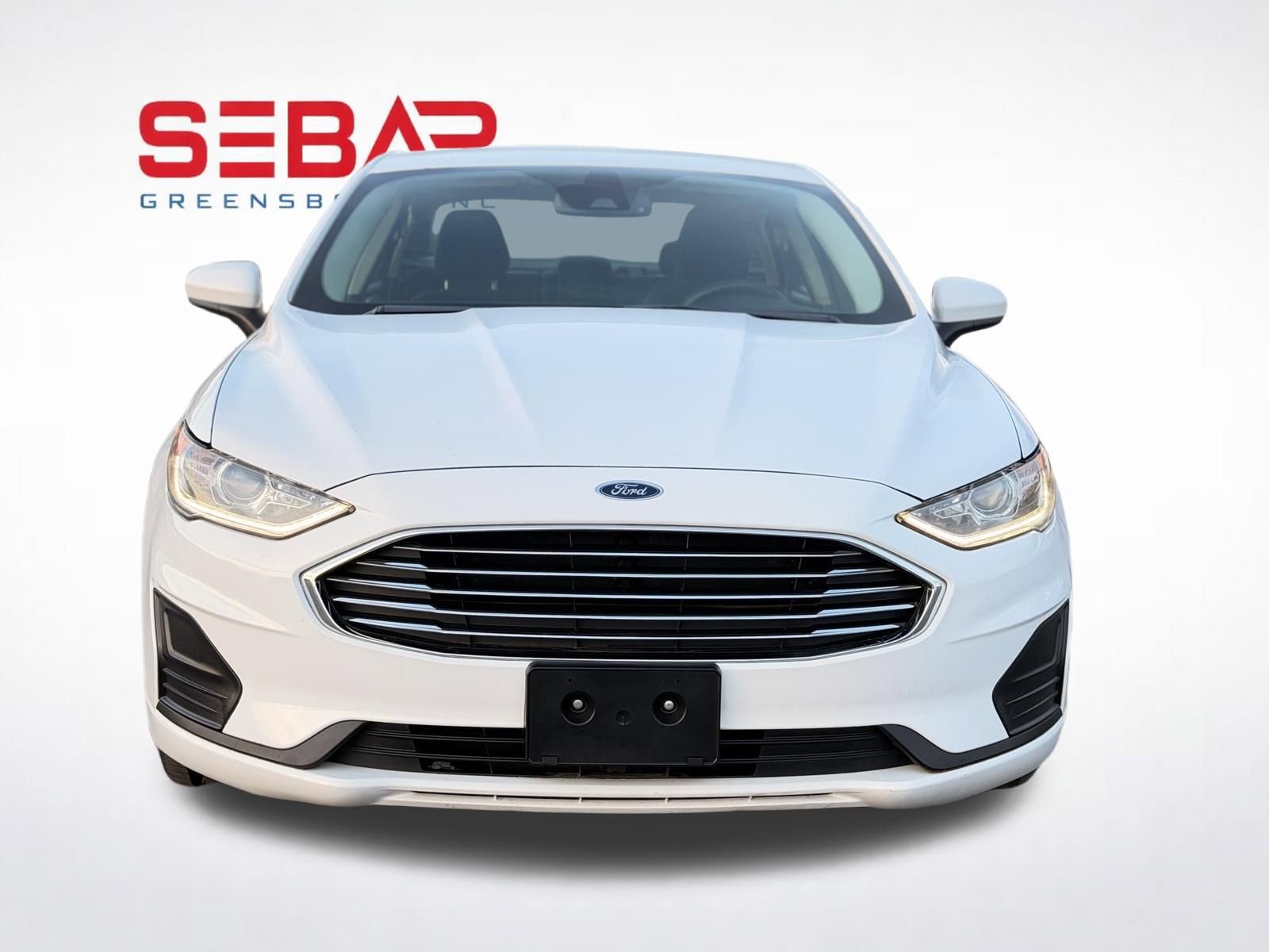 Used 2019 Ford Fusion SE FWD image 2