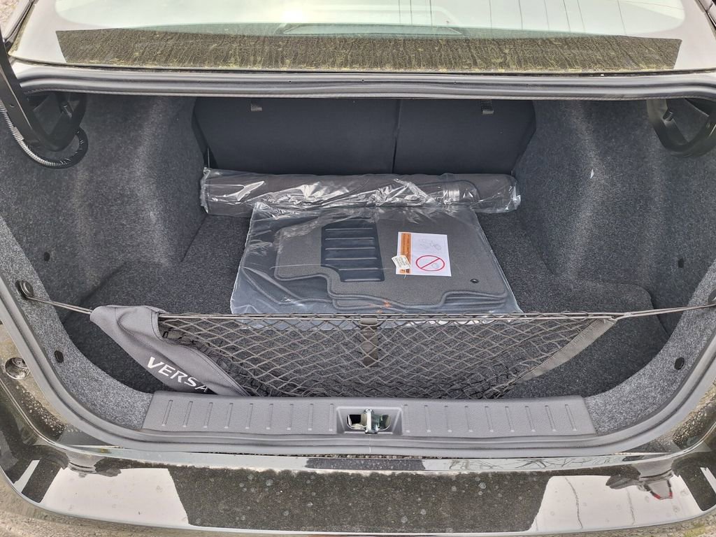 New 2025 Nissan Versa SR w/ Trunk Package image 24