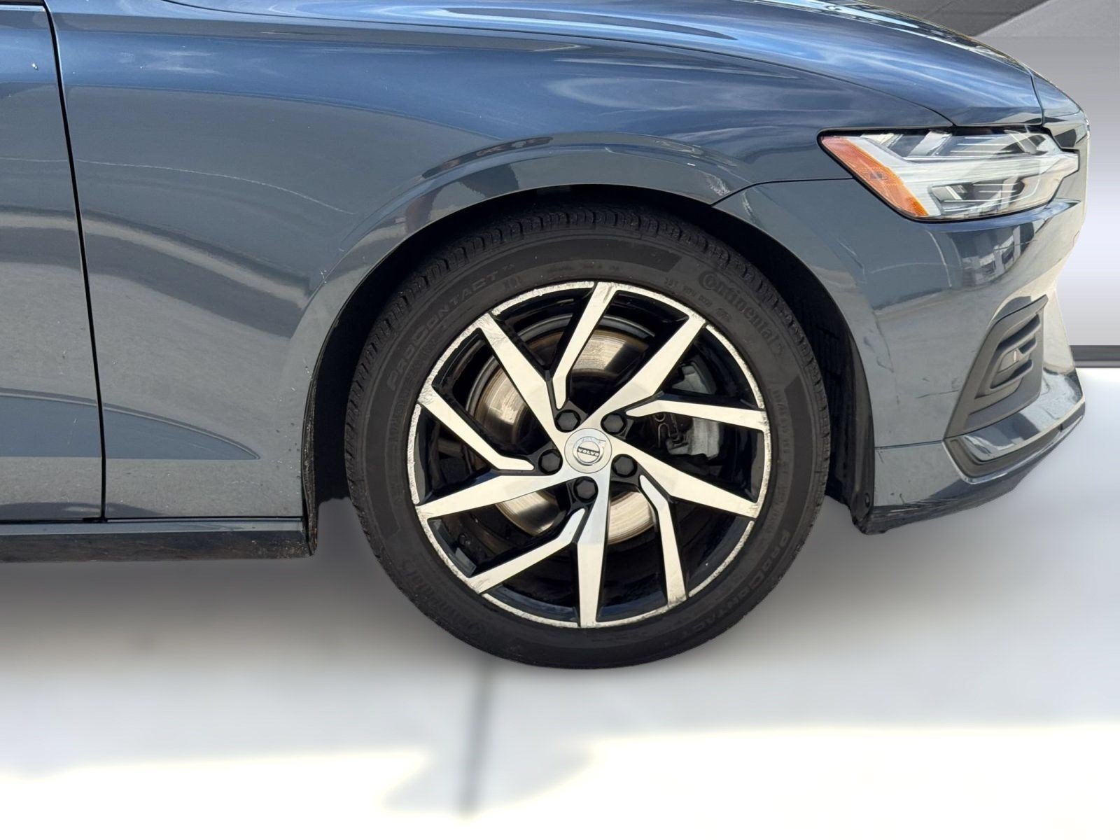 Used 2020 Volvo S60 T5 Momentum FWD image 11