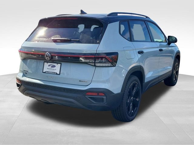 Used 2026 Volkswagen Taos SE AWD/4WD image 8