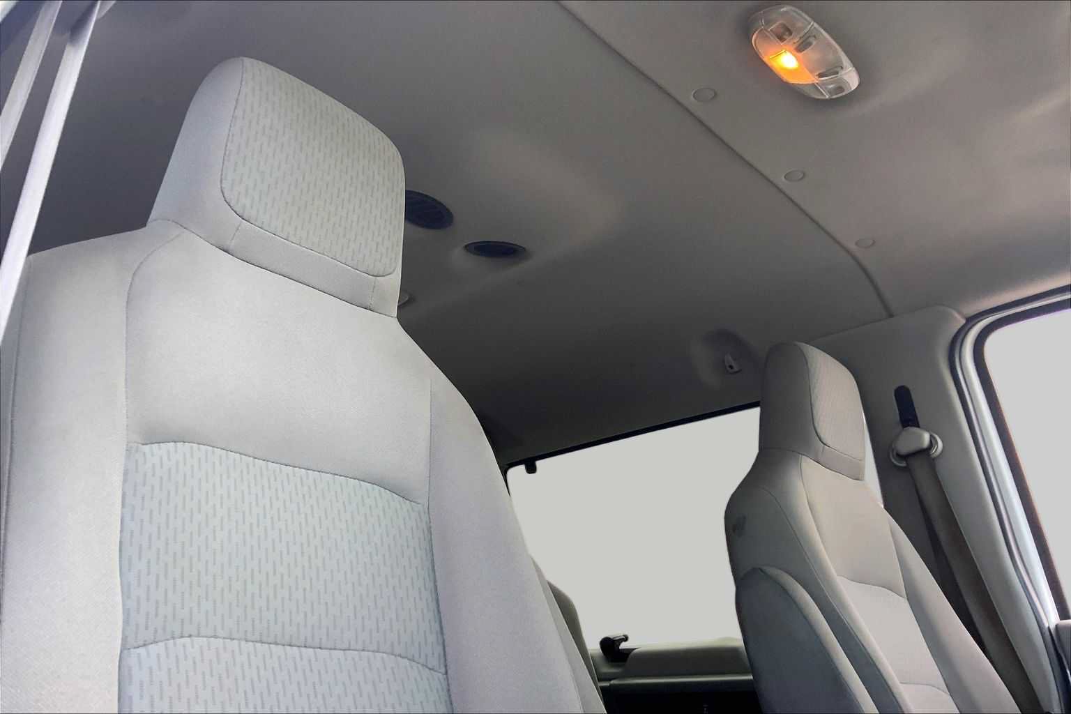 Used 2014 Ford E-350 and Econoline 350 XLT RWD image 14