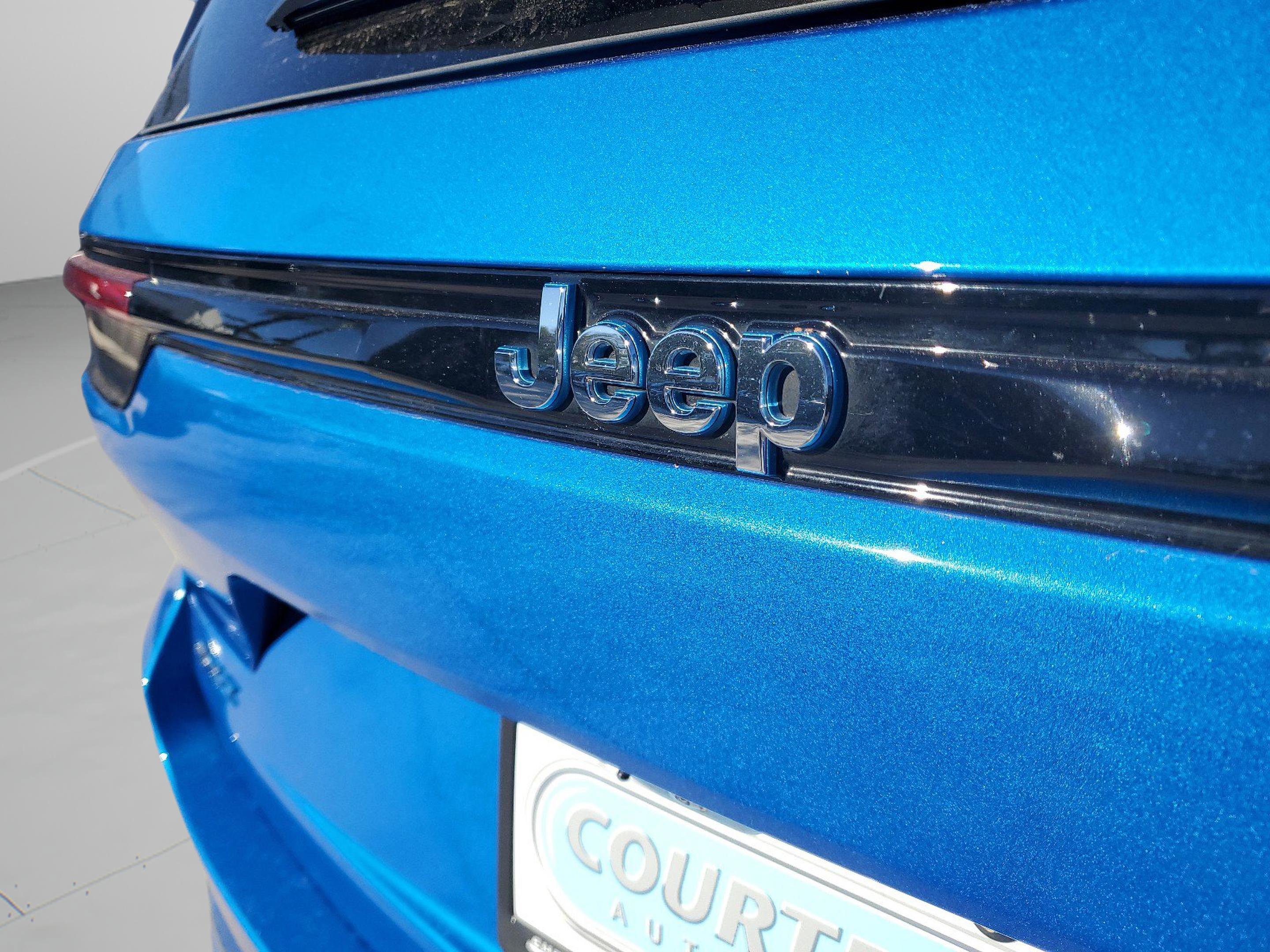 Used 2024 Jeep Grand Cherokee Overland w/ Advanced Protech Group III image 29