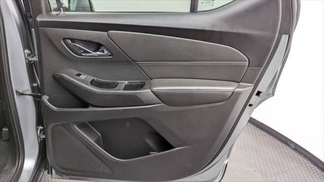 Used 2023 Chevrolet Traverse LT FWD image 19