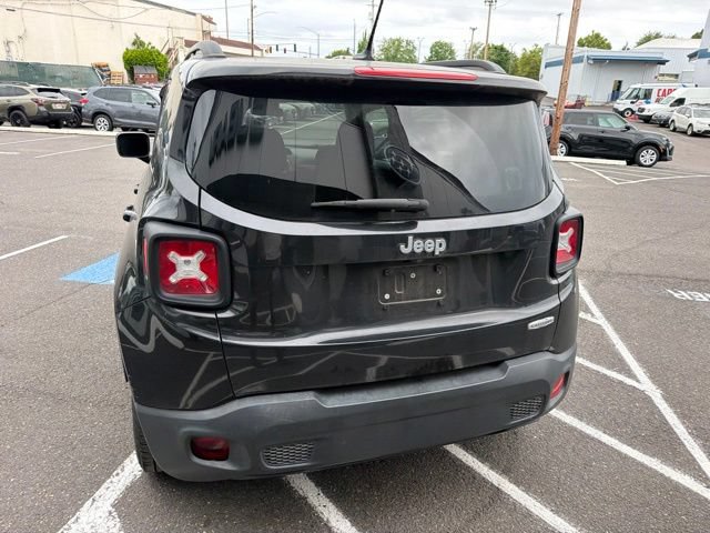 Used 2017 Jeep Renegade Latitude FWD image 7