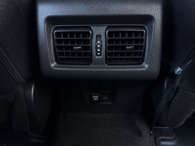 Used 2025 Toyota Camry SE FWD image 27
