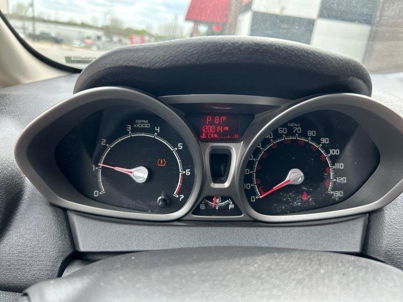 Used 2013 Ford Fiesta SE image 9
