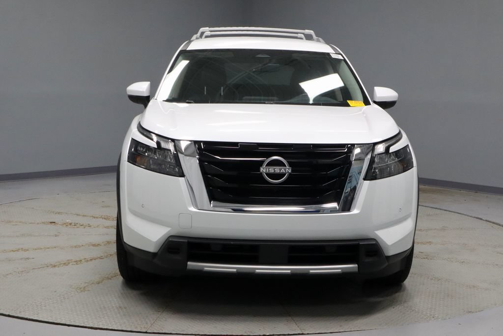 Certified 2025 Nissan Pathfinder SL FWD image 6