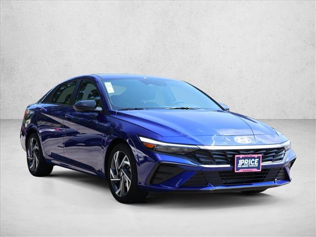 Used 2025 Hyundai Elantra Sport FWD image 3