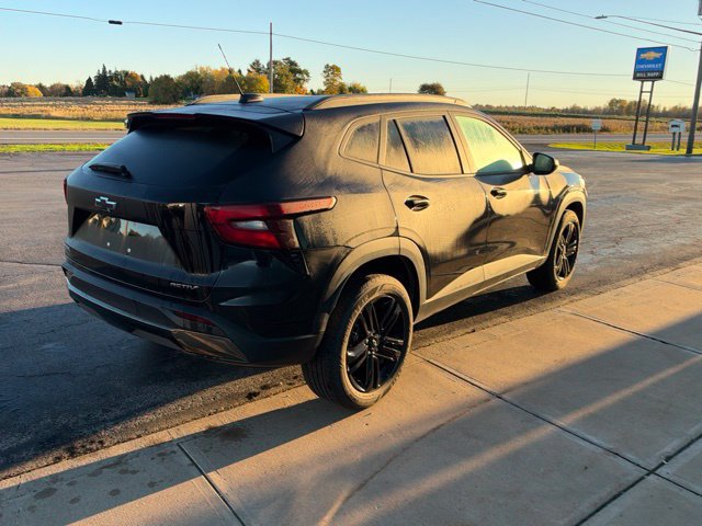 Used 2025 Chevrolet Trax ACTIV FWD image 4