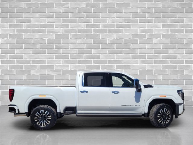 New 2026 GMC Sierra 3500 Denali Ultimate w/ LPO, Black Badging Package AWD/4WD image 4