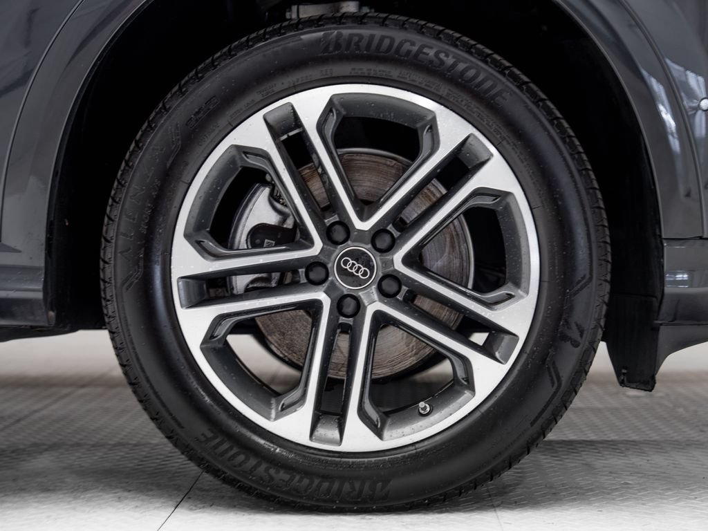Certified 2025 Audi Q5 Premium w/ 19" Wheel Package AWD/4WD image 29