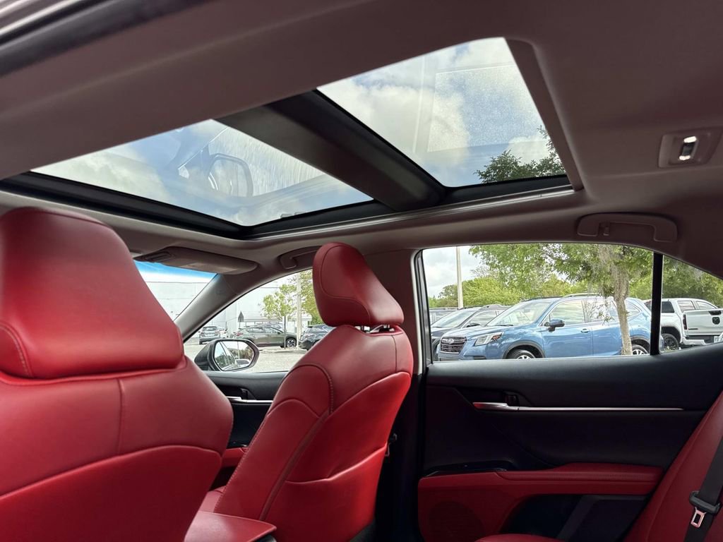 Used 2020 Toyota Camry XSE image 17