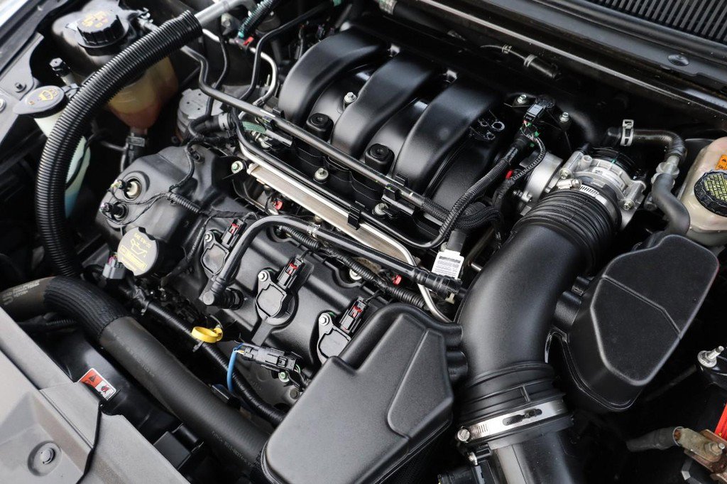 Used 2014 Ford Taurus Limited w/ Equipment Group 301A image 27