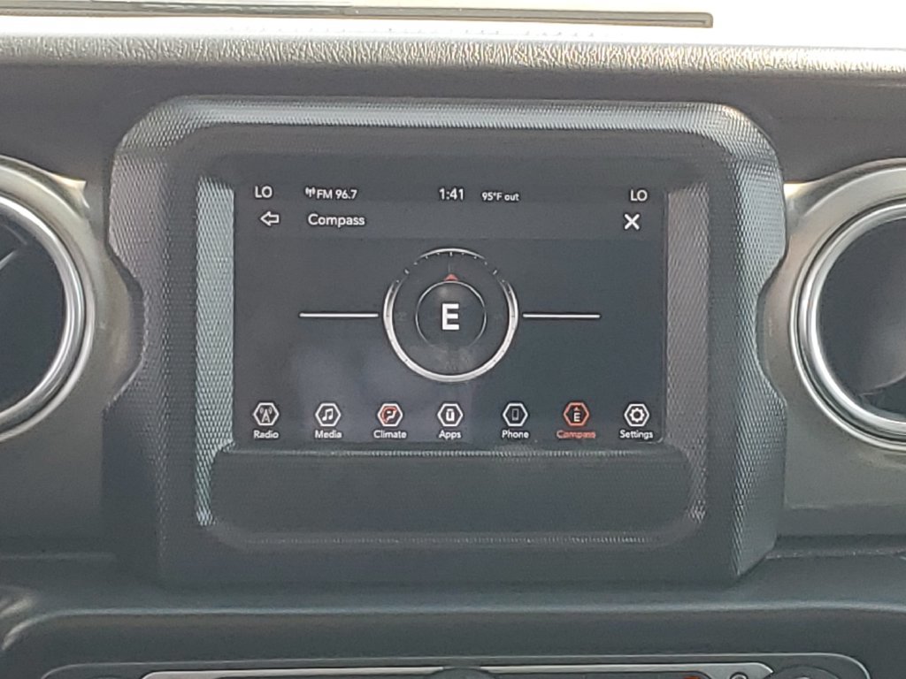 Used 2019 Jeep Wrangler Unlimited Sahara AWD/4WD image 14