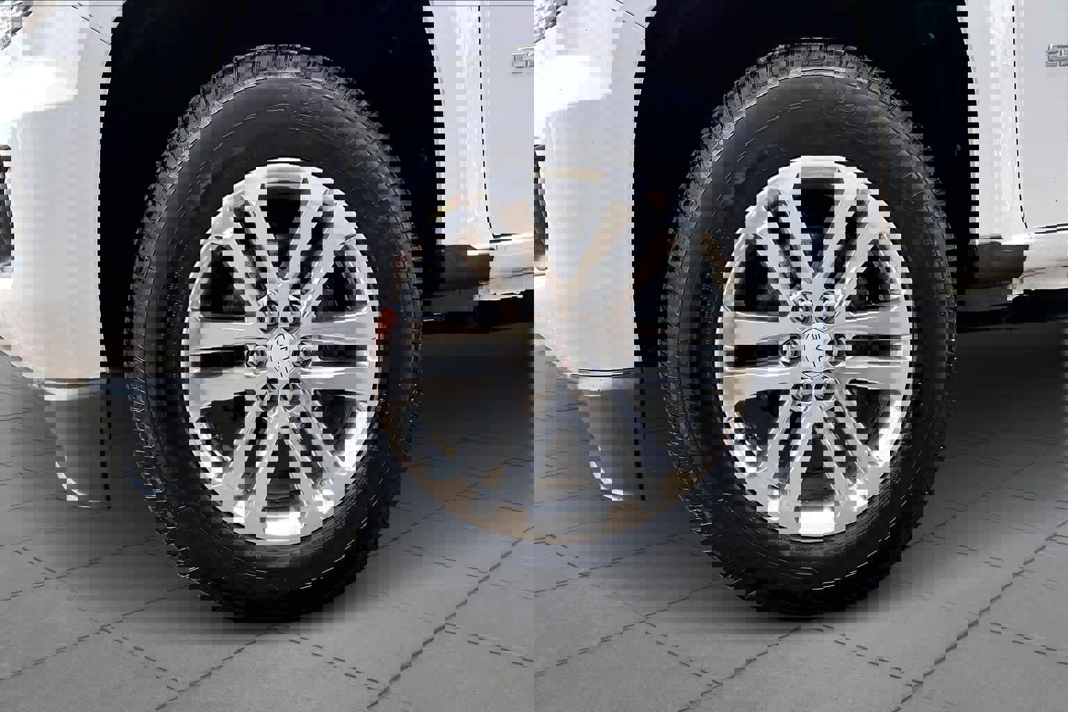 Used 2016 GMC Canyon SLT w/ Driver Alert Package image 11