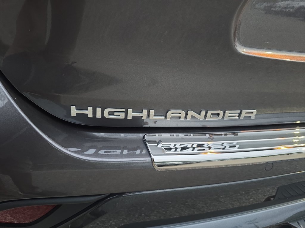 Used 2023 Toyota Highlander Limited AWD/4WD image 38