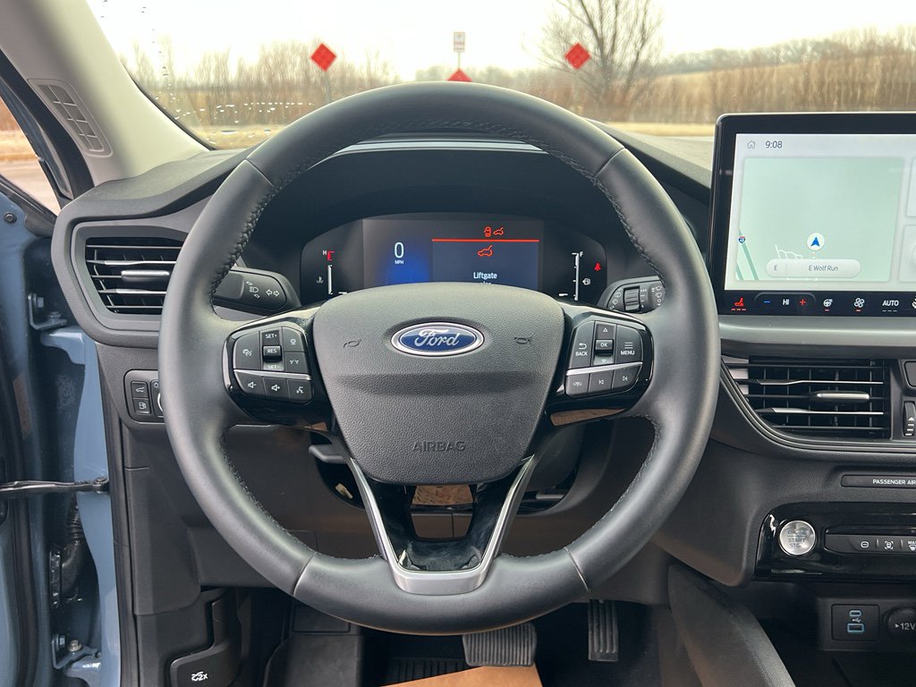 Used 2023 Ford Escape SE w/ Class II Trailer Tow Package FWD image 29