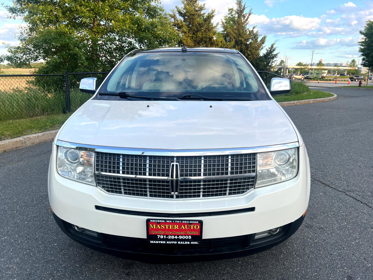 Used 2008 Lincoln MKX AWD image 2