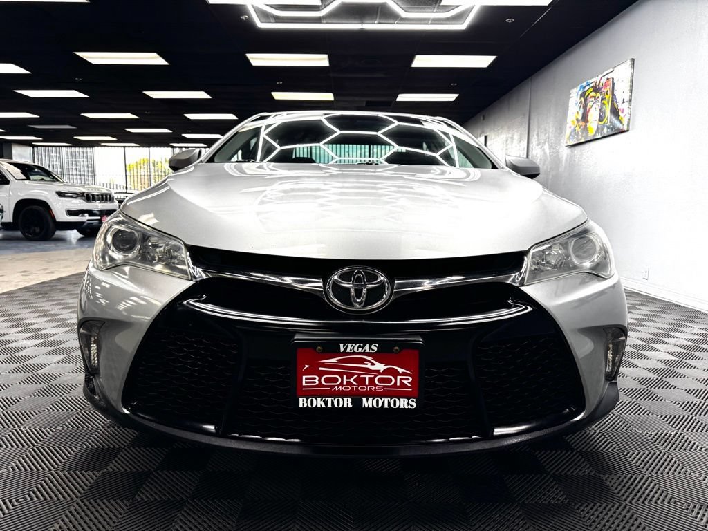 Used 2017 Toyota Camry SE FWD image 3