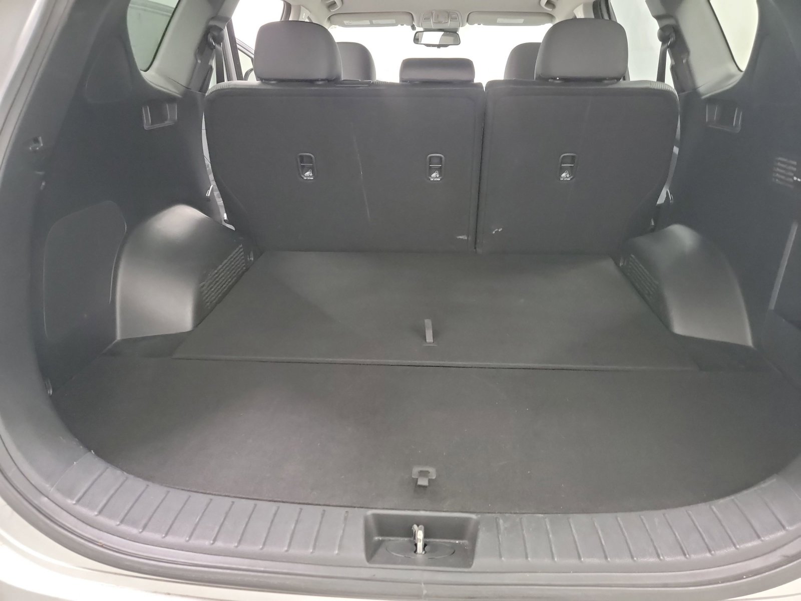 Used 2019 Hyundai Santa Fe SEL image 25