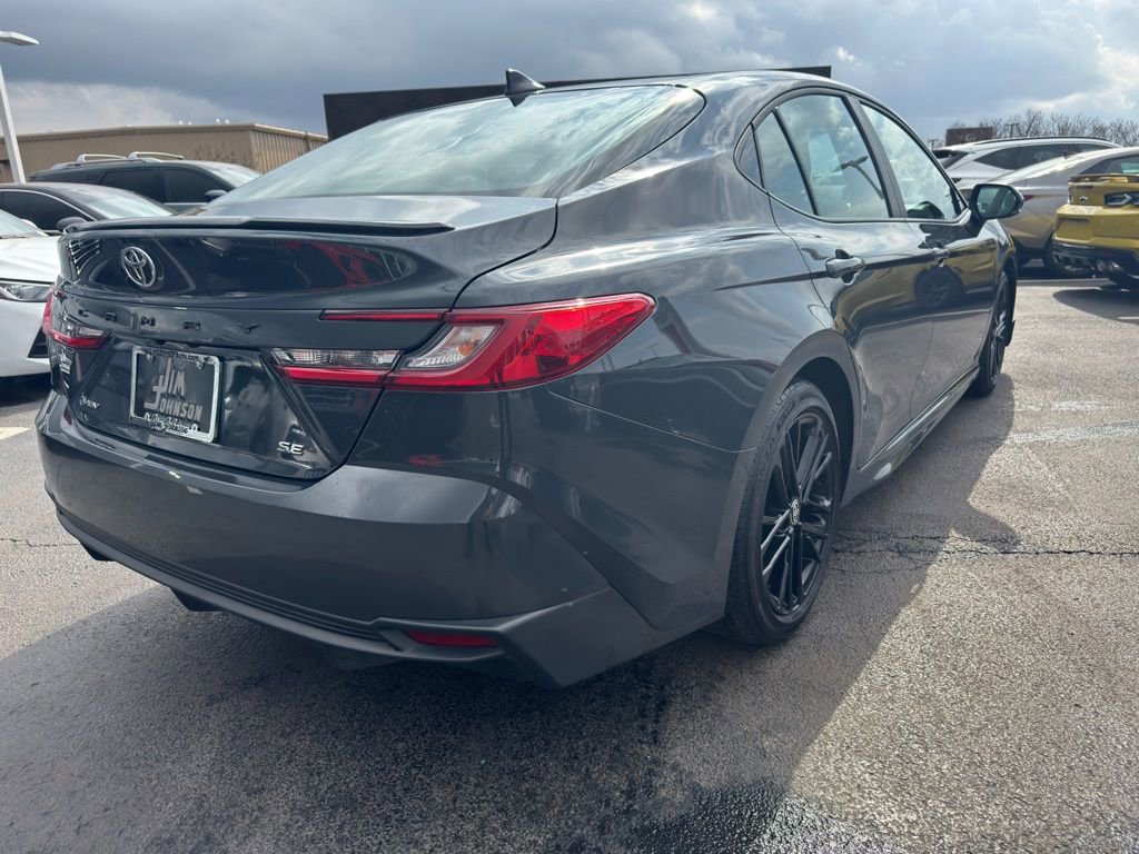 Used 2025 Toyota Camry SE image 6