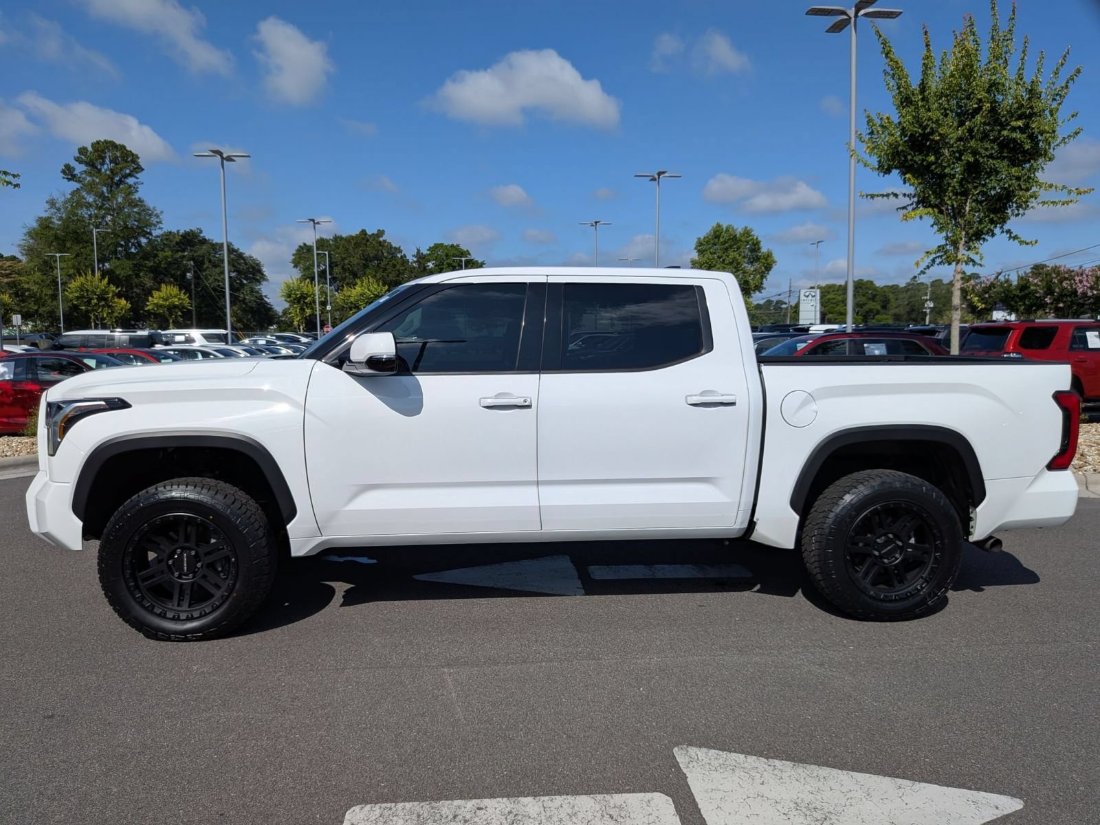 Used 2023 Toyota Tundra SR5 w/ SR5 Convenience Package AWD/4WD image 6
