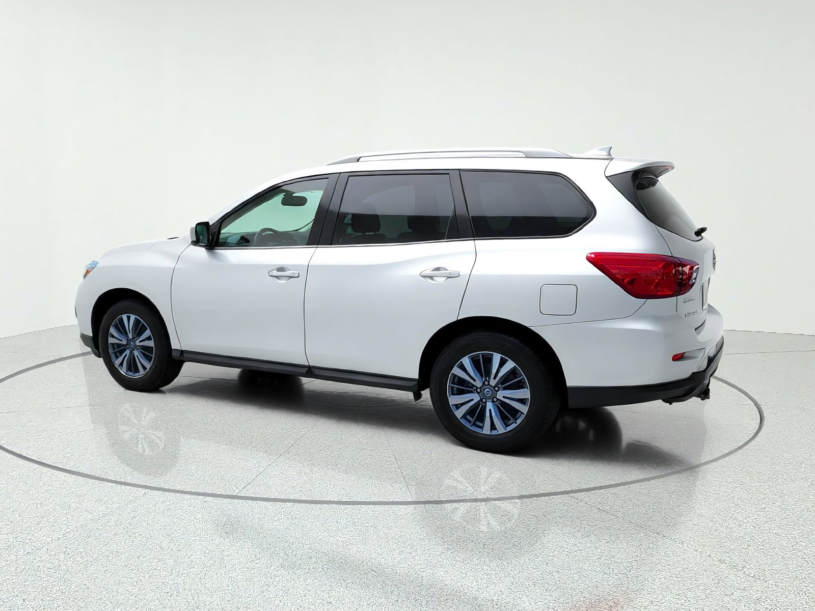Used 2019 Nissan Pathfinder SL AWD/4WD image 5