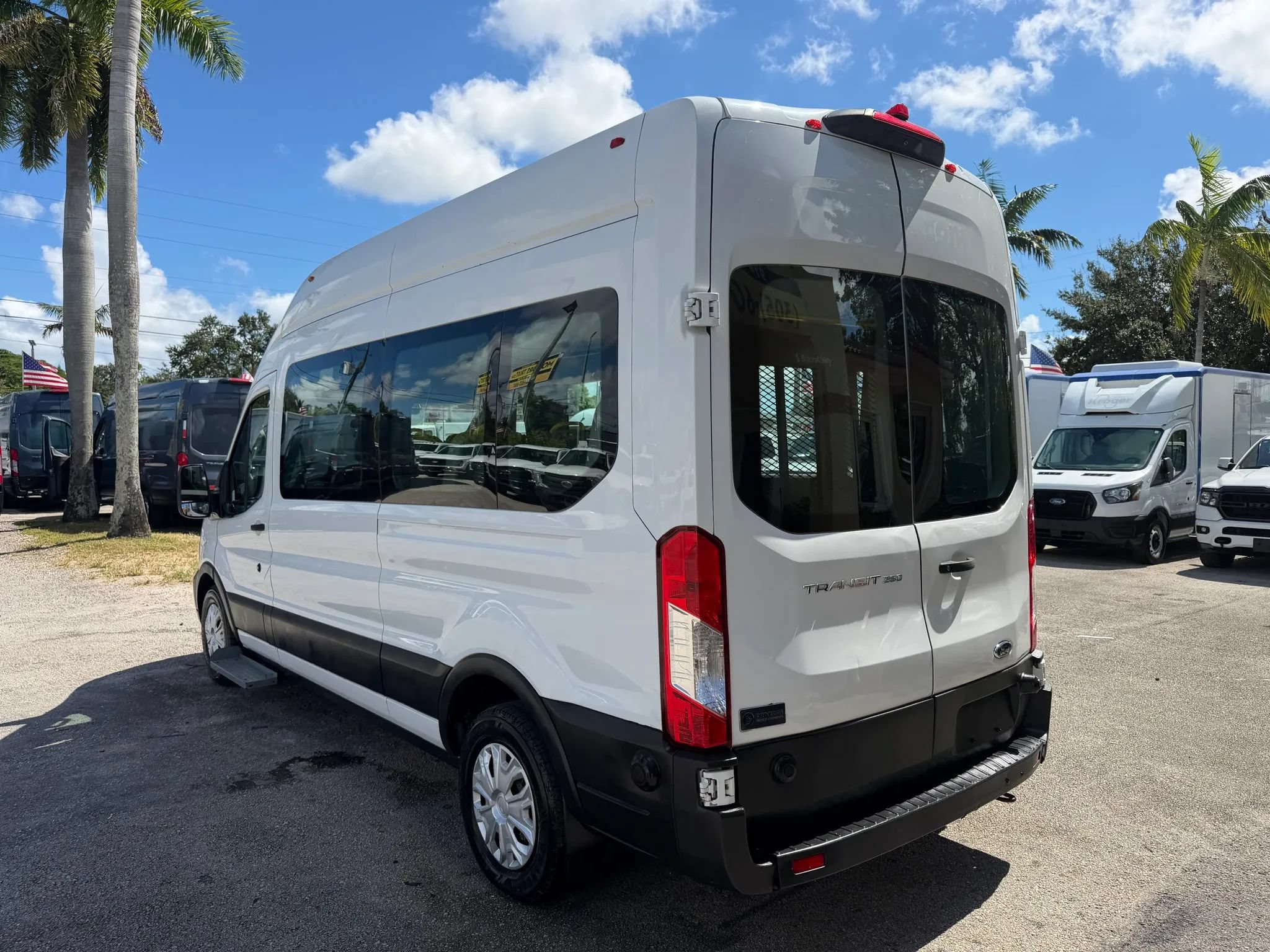 Used 2020 Ford Transit 350 148 High Roof RWD image 5