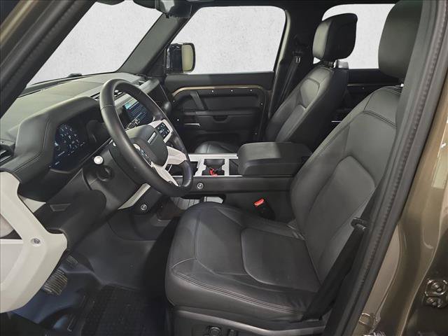 Used 2025 Land Rover Defender 110 X-Dynamic SE AWD/4WD image 14
