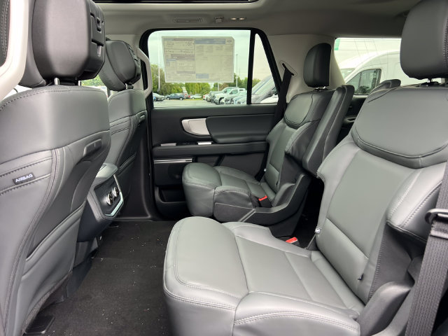 New 2027 Ford Expedition Active AWD/4WD image 4