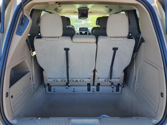 Used 2015 Chrysler Town & Country Touring FWD image 26