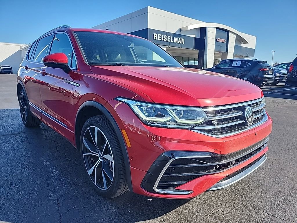 Used 2024 Volkswagen Tiguan SEL R-Line AWD/4WD image 1