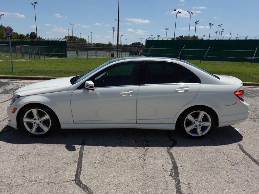 Used 2011 Mercedes-Benz C 300 Sedan image 4
