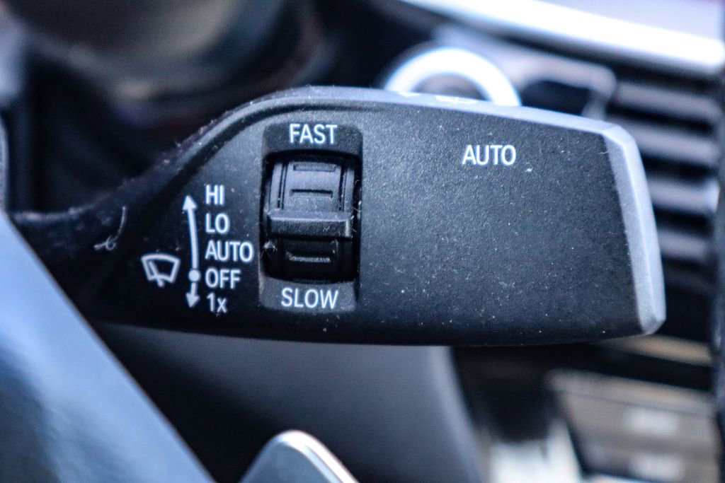 Used 2019 BMW 530i xDrive w/ Convenience Package image 25