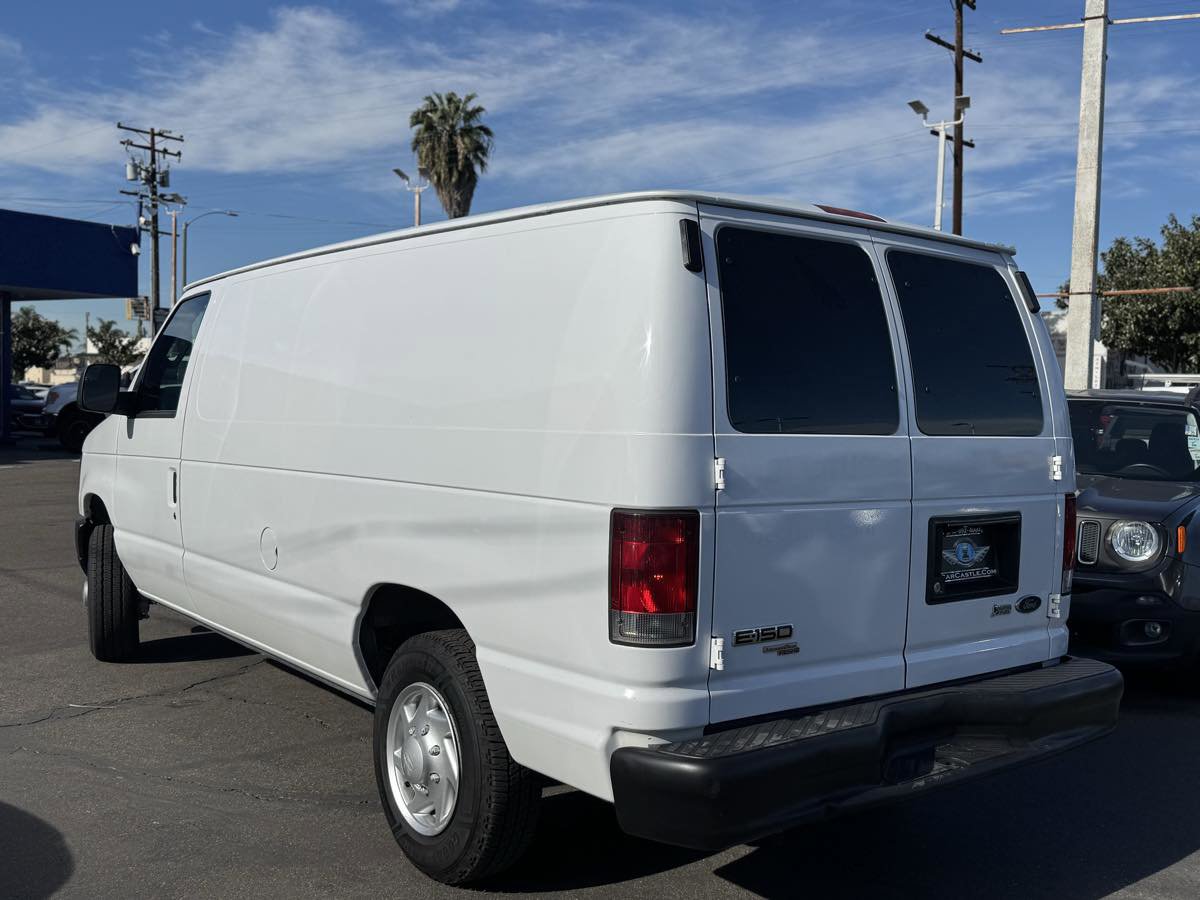 Used 2014 Ford E-150 and Econoline 150 w/ Power Group image 2