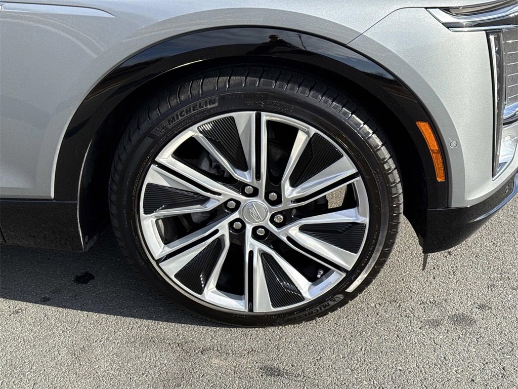 Used 2024 Cadillac Lyriq Luxury w/ LPO, Floor Liner Package image 9