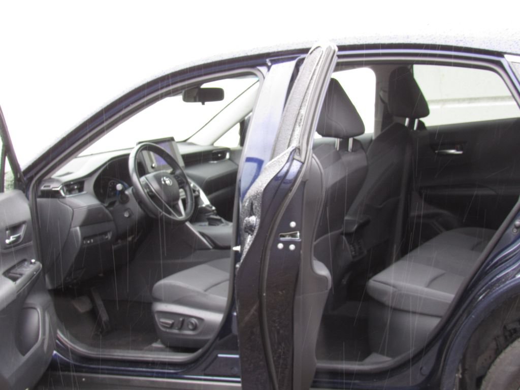 Certified 2024 Toyota Venza LE AWD/4WD image 12