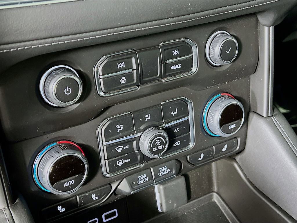 Used 2024 Chevrolet Suburban LT w/ LT Signature Package image 14